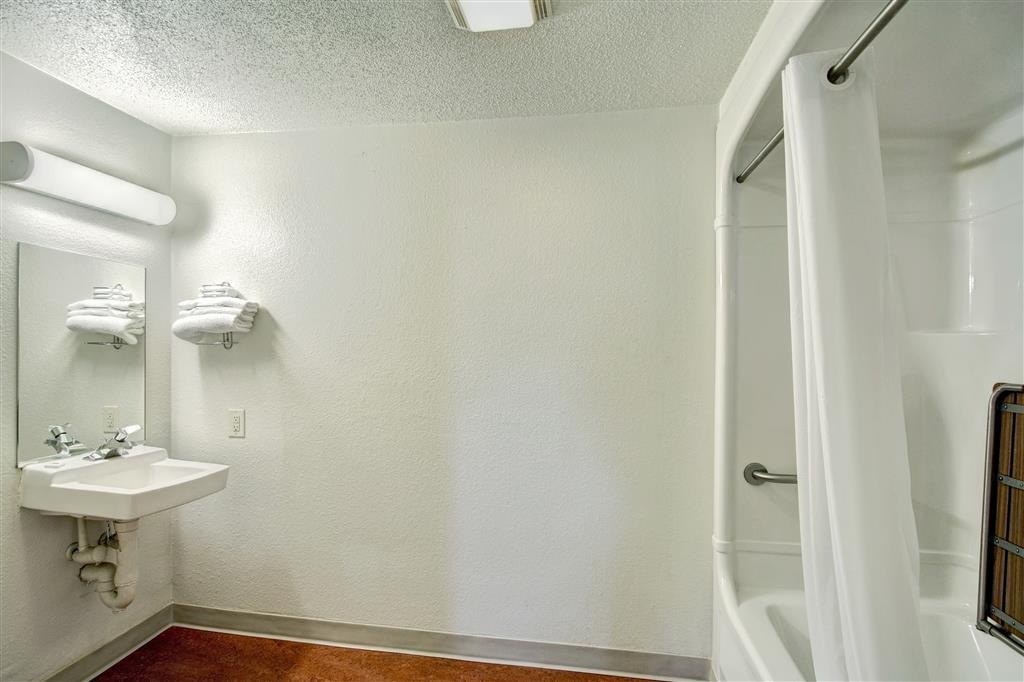 Knights Inn Burlington Nc Room photo