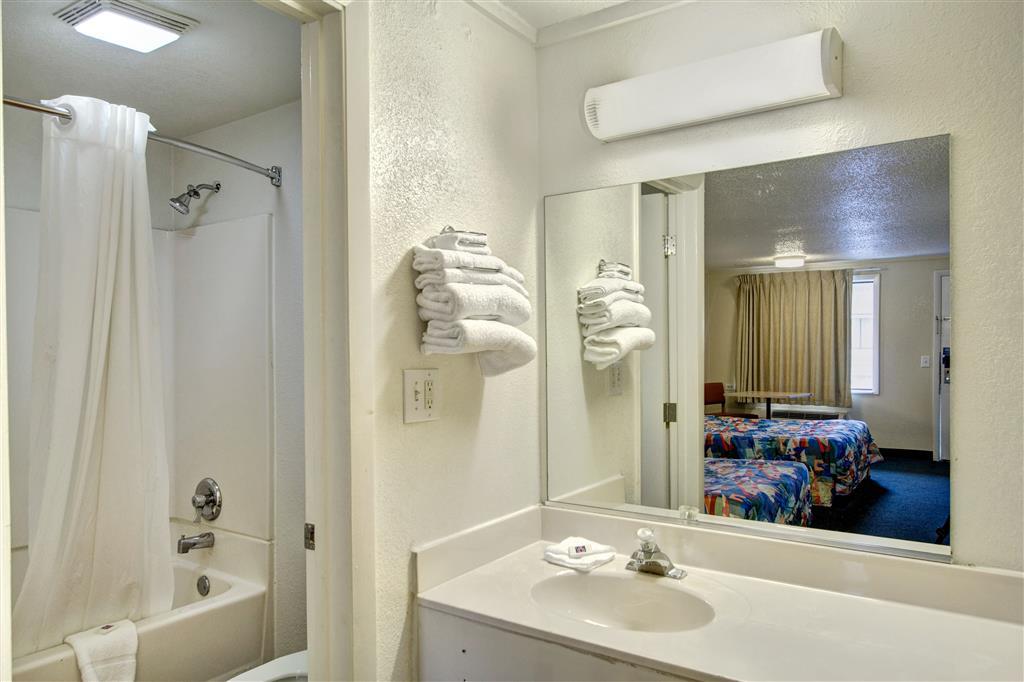 Knights Inn Burlington Nc Room photo