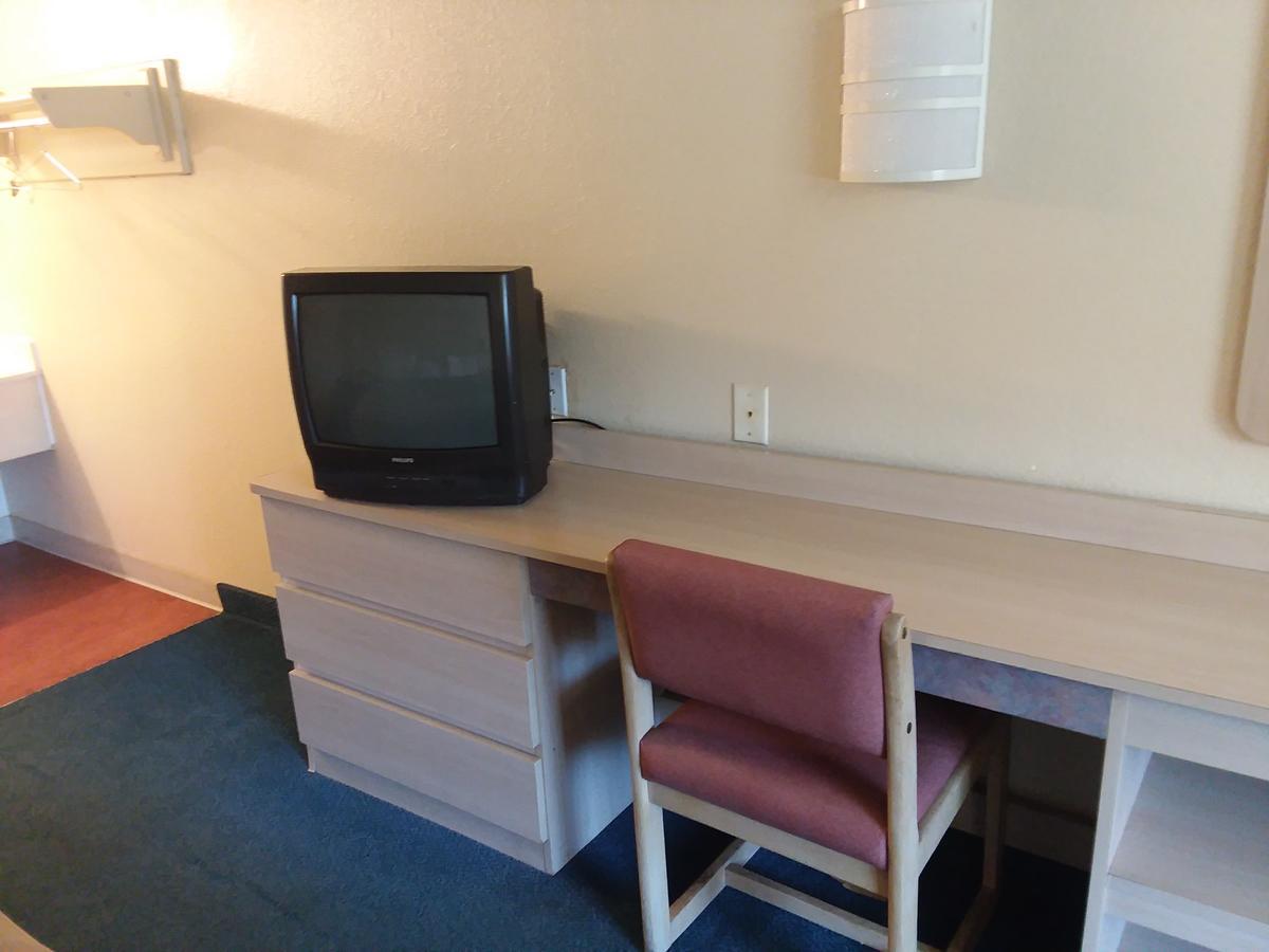 Knights Inn Burlington Nc Room photo