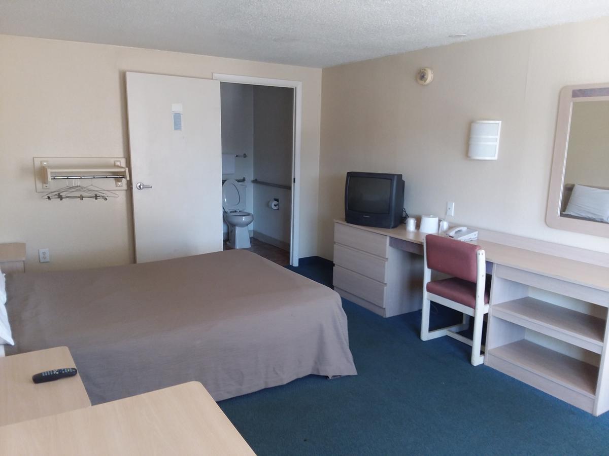 Knights Inn Burlington Nc Room photo