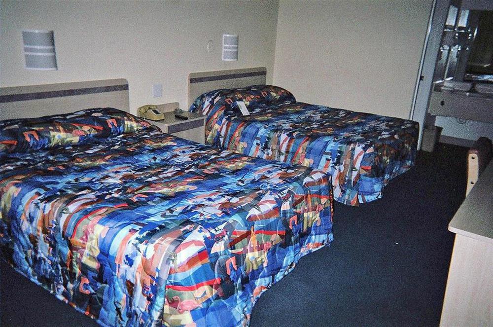 Knights Inn Burlington Nc Room photo